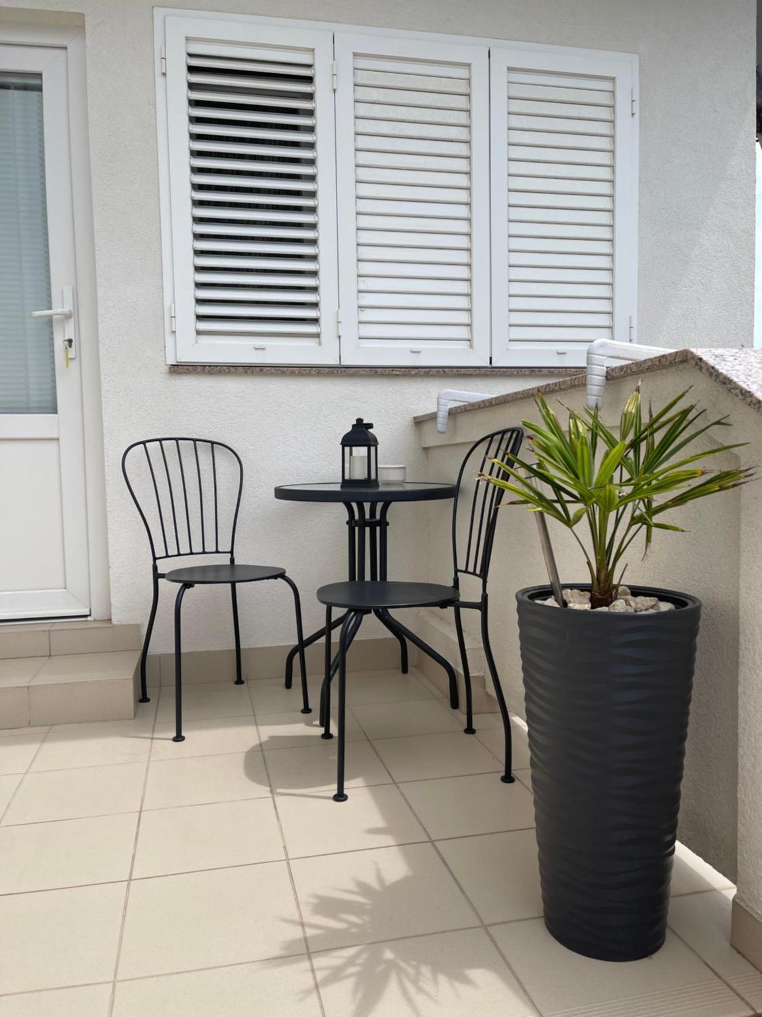 Rab Island Apartmets - Palit Rab Town Eksteriør billede