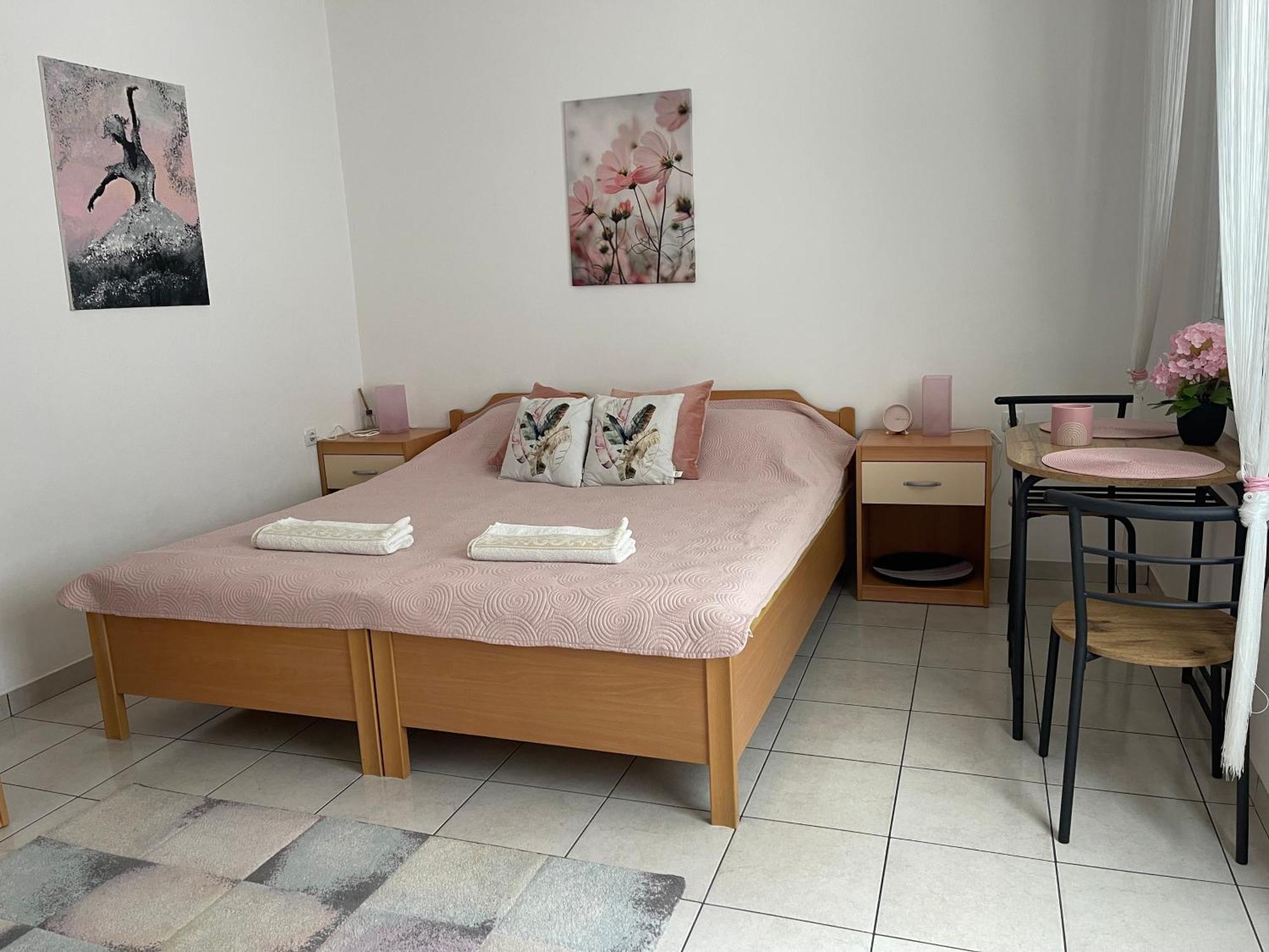 Rab Island Apartmets - Palit Rab Town Eksteriør billede