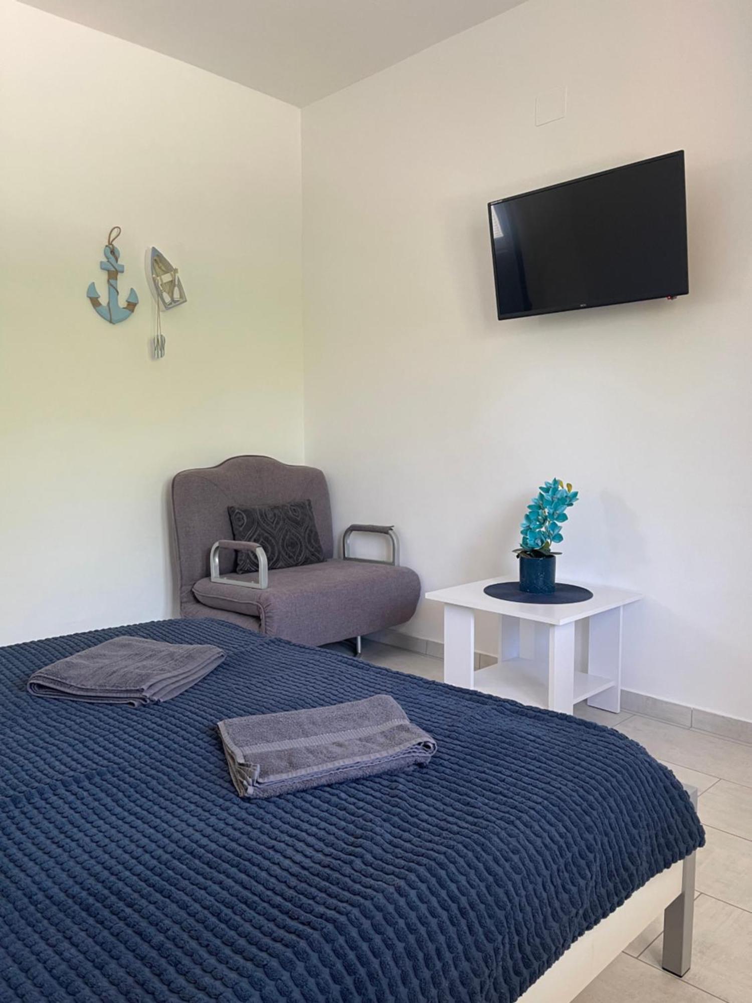 Rab Island Apartmets - Palit Rab Town Eksteriør billede