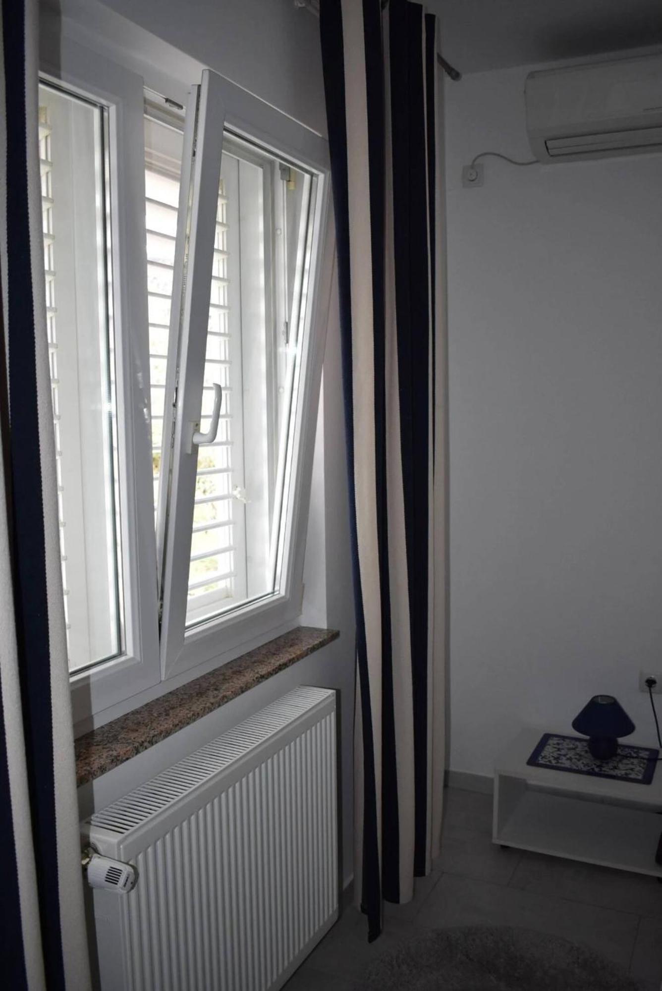 Rab Island Apartmets - Palit Rab Town Eksteriør billede