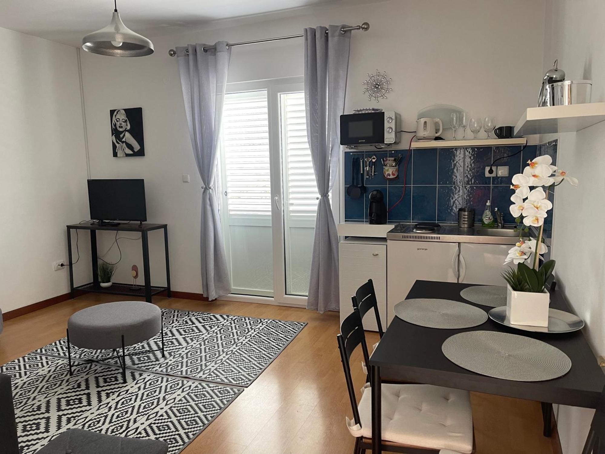 Rab Island Apartmets - Palit Rab Town Eksteriør billede
